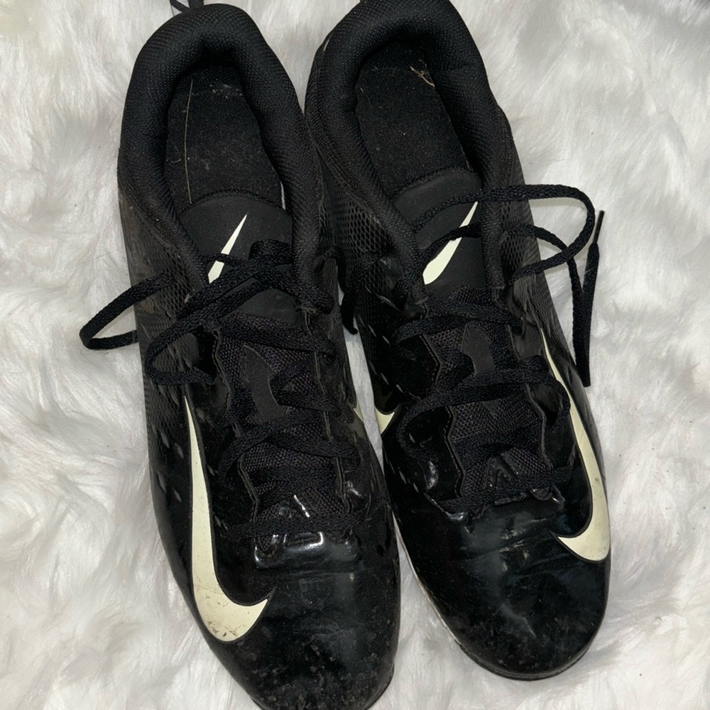 Nike football cleats size 13